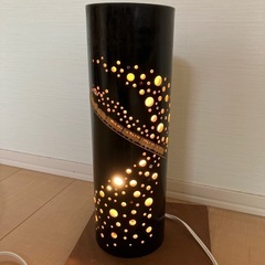 竹細工の間接照明の画像