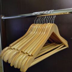 【※お買い上げいただきました】木製ハンガー12個セット　（ナチュ...