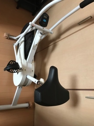 (7500円→5000円に値下げ)サイクルツイスタースリムWT550(エアロバイク)