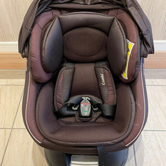combi チャイルドシートの画像