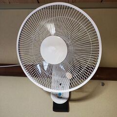 壁掛け扇風機