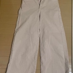 くすみピンク ジーパン パンツ ダメージ 春色