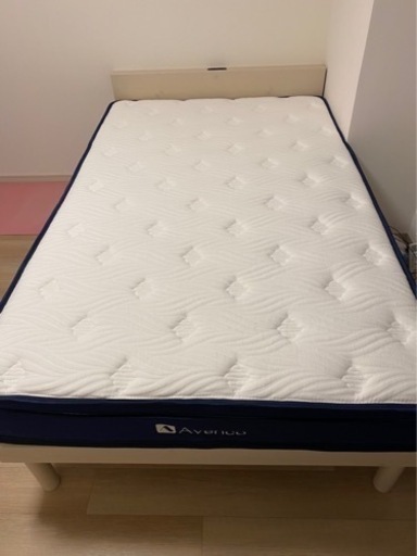 セミダブルベッド　マットレス付き