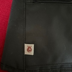 【値下げ！未使用品】ウエストポーチ　黒　体にフィット薄型　の画像
