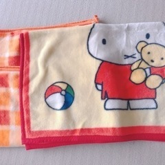 ベビー、キッズ毛布　２枚（膝掛けフリース付けます）