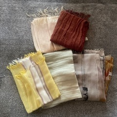 暖色系のストール