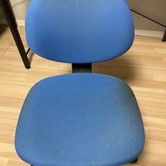 無料　充電ポート付オフィス机の画像