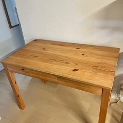 無印パイン材デスクの画像