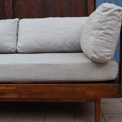 unico(ウニコ)のSWELLA(スウェラ) ベンチアームです。天然木のフレーム