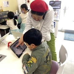 iPadで教えるデジタルイラストインストラクター