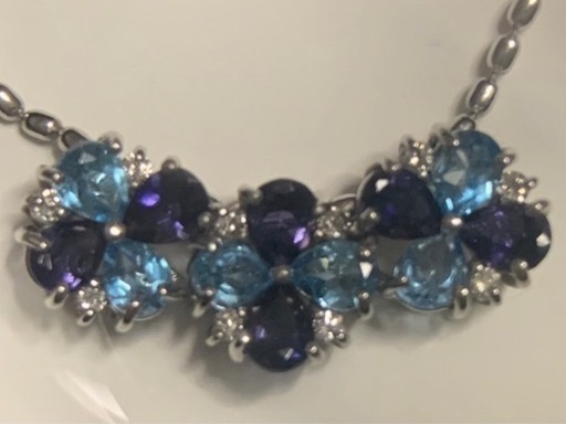 綺麗！ＶＥRＩＴE 18kwg ネックレス