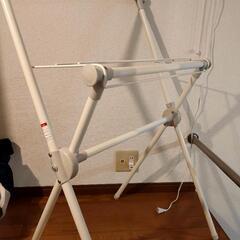 洗濯干し(写真内3枚目の銀のやつ付き)