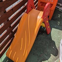 滑り台の画像