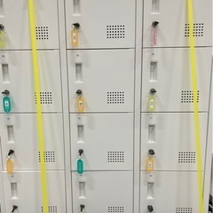 交渉中ロッカー　12口の画像