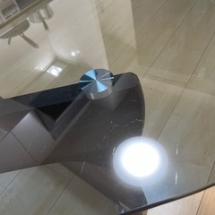 ガラステーブルの画像