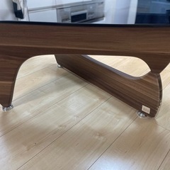 ガラステーブルの画像