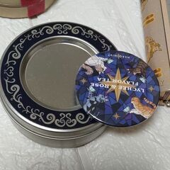お菓子の空き缶　ルピシア　紅茶　カルディ　猫　キツネ　本　動物　工作　小物入れの画像