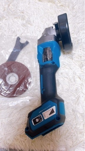 マキタ　充電式ディスクグラインダー　GA018G 125mm 本体のみ