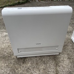 電気ストーブ　加湿は壊れています。