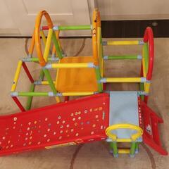 ジャングルジム　すべり台　『ワンワン　うーたん』