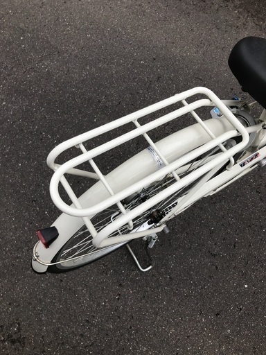 【美品】自転車 白 ホワイト 鍵 カゴ 荷台あり 26インチ