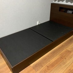 シングルベッドプラスマットレスの画像