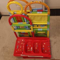 ジャングルジム　すべり台　『ワンワン　うーたん』の画像