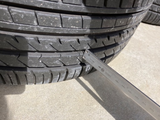 タイヤ・ホイール　215/40R18
