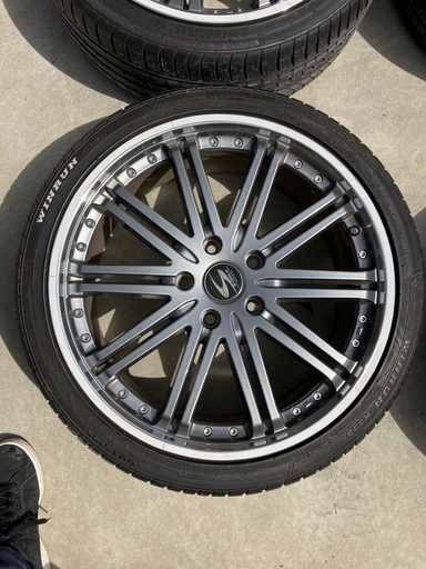 タイヤ・ホイール　215/40R18