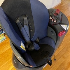 アップリカ ディアターン チャイルドシート　回転式の画像
