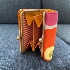 春に向けて マリメッコ柄 折り畳み財布の画像