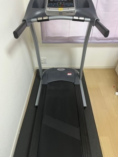 ジョンソンヘルステックTREADMILL Tempo T82