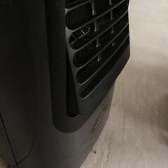 手元・足元用 電気温風機  暖房 器具  ミニファンヒーターの画像