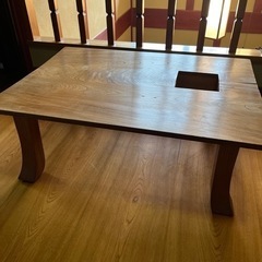 木のテーブル　レトロ　値下げしました！　受付中です！の画像