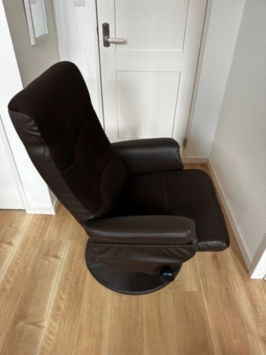 ニトリパーソナルチェア　オットマン付き　(美品)