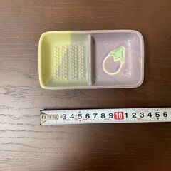 【未使用品】ナス柄の食器セット【チャリティ】の画像