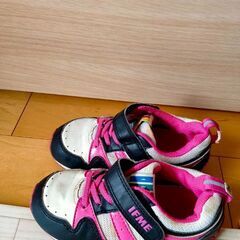 子供靴18センチの画像