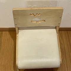 こども用　机と椅子の画像