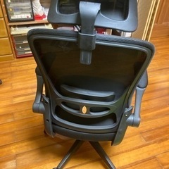 デスクチェア　ヘッドレスト付きの画像