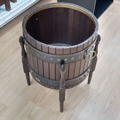 ★ジモティ割あり★ カリモク 樽型プランターカバー クリーニング済み SJ1746の画像