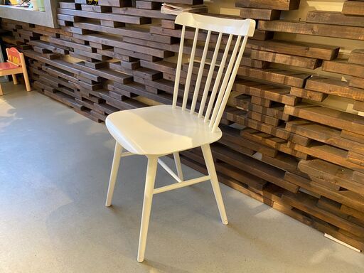 宇都宮でオシャレな家具を探すなら『オトワリバース！』②TON チェア 椅子 ホワイト ダイニングチェア 北欧 中古品