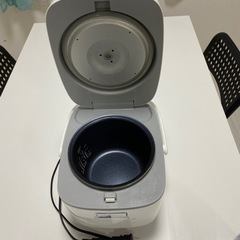炊飯器3合YAMAZENの画像