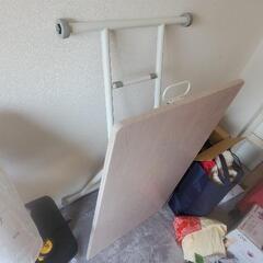 ガス圧昇降テーブルの画像