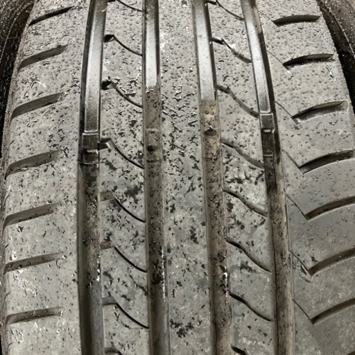 タイヤ　245/45/18