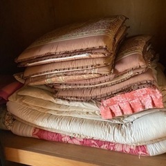 布団　ふとん　座布団　もらってください！の画像