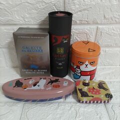 お菓子の空き缶　ルピシア　紅茶　カルディ　猫　キツネ　本　動物　工作　小物入れの画像