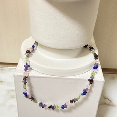 ネックレス と ピアス の セット  マルチカラーの画像