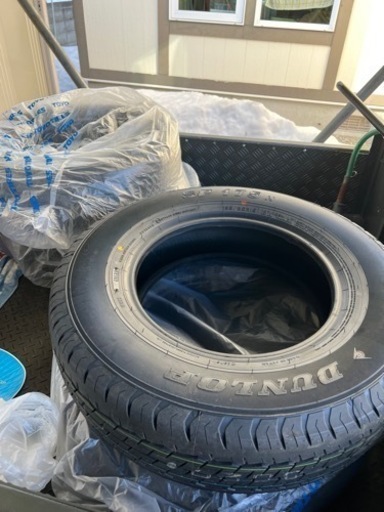 新車外し ハイエース 195/80r15  4本