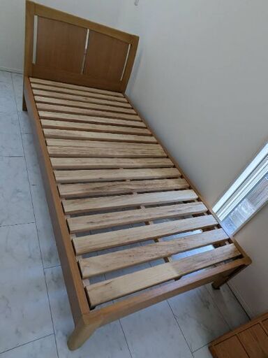 シングル　ベッド　大塚家具　引き取りにこれる方