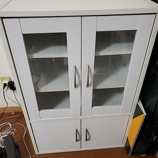 食器棚　【19日午後9時半以降】